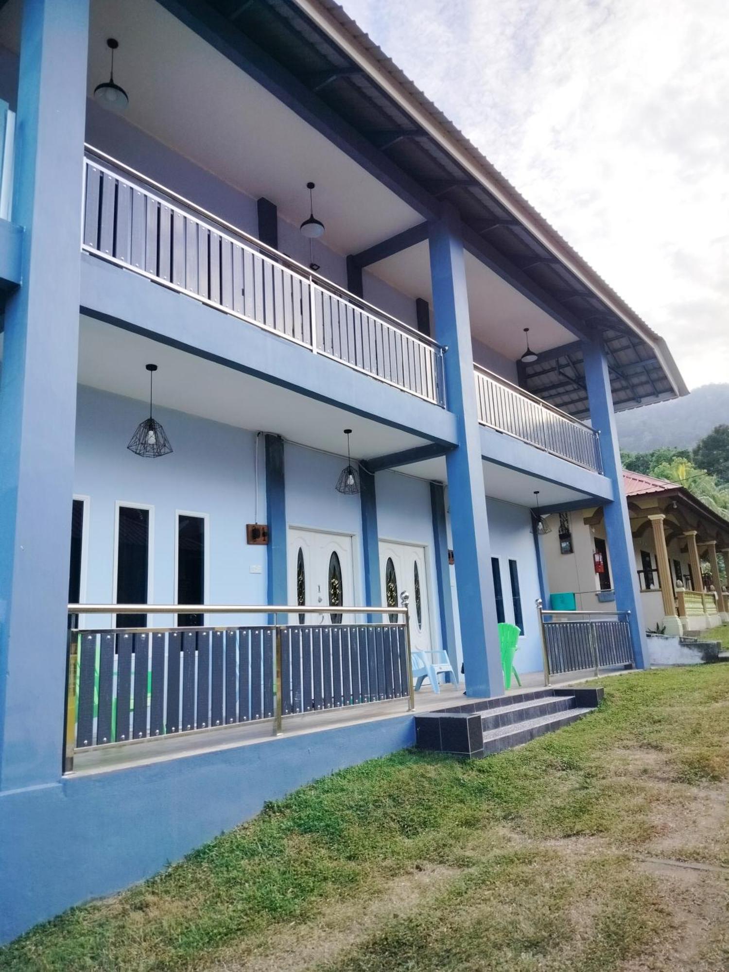 勒斯图木屋 Kampong Ayer Batang 外观 照片